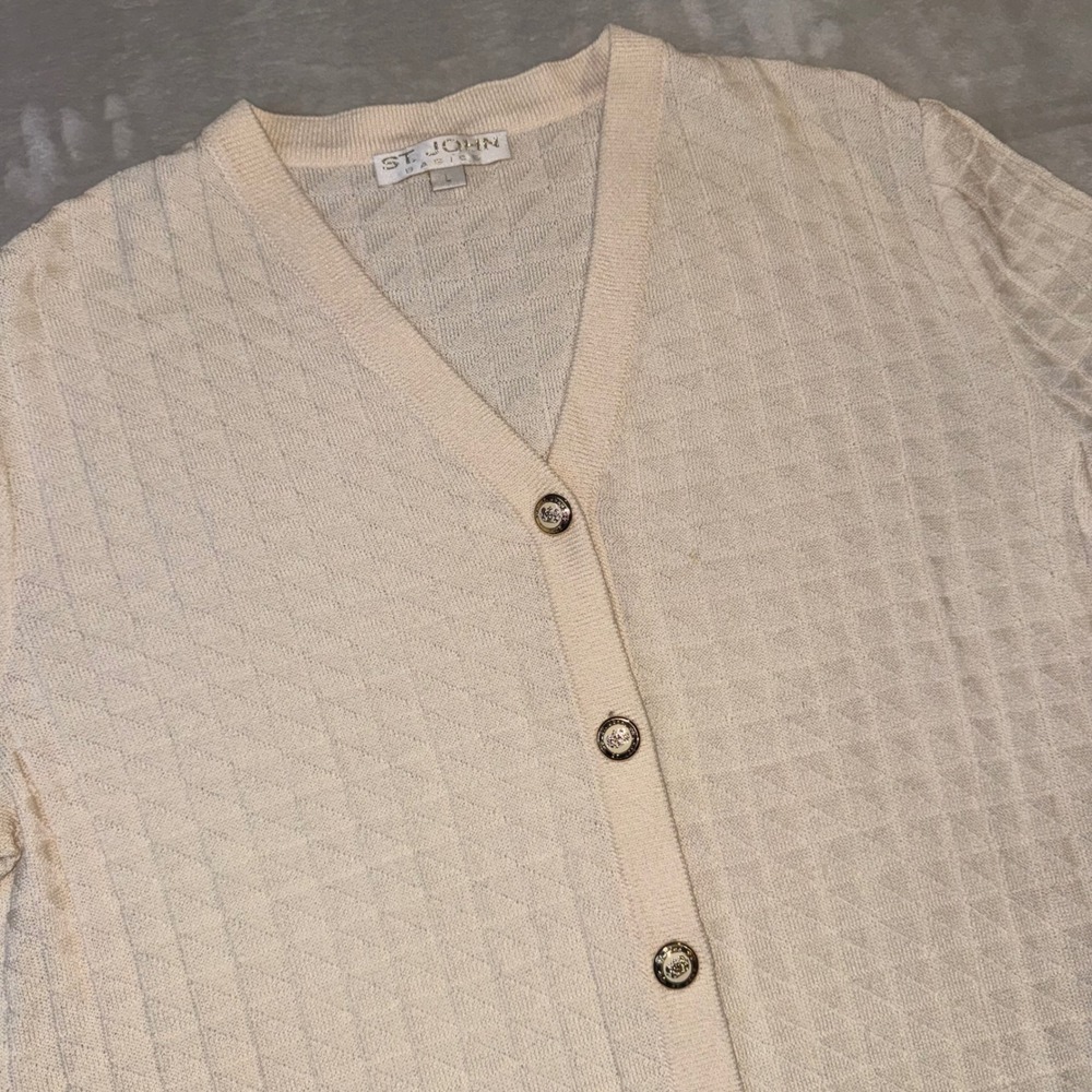St. John Basics Cream Knit Cardigan L Short Sleeve Gold Crest Quiet Luxury